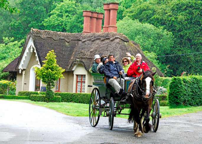 Jaunting Car Ride in Killarney, Ireland Jaunting Car Ride in Killarney, Ireland